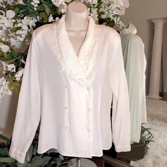 Limited Lace Edge Blouse in Cream - Picture 1 of 3